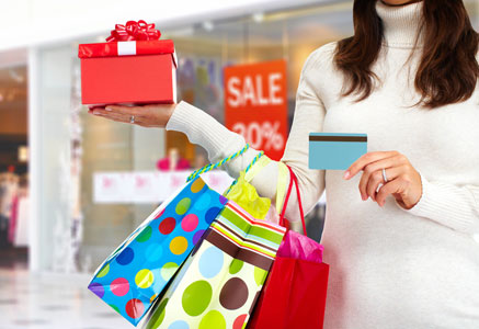 Money Management: Holiday Shoppers to Spend More with Credit Cards